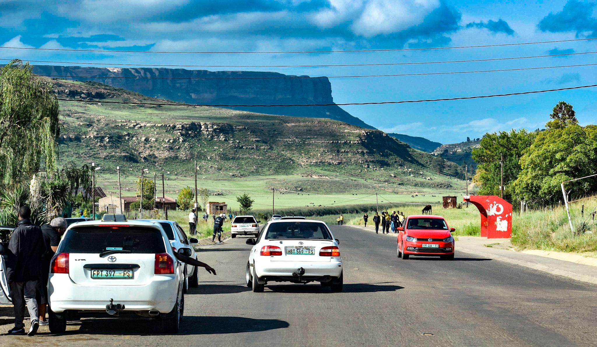 A kenyan girl in LESOTHO: traveling from South Africa to Lesotho by road 