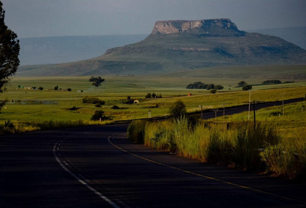 Hiking drakensberg South Africa- helpful travel tips to help you plan to have an epic day hiking the Amphitheatre, see Tugela falls