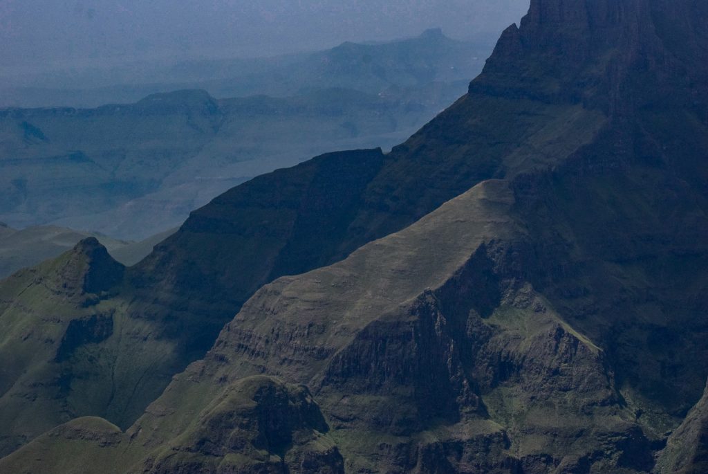 Hiking drakensberg South Africa- helpful travel tips to help you plan to have an epic day hiking the Amphitheatre, see Tugela falls