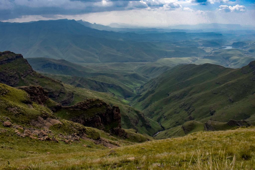 Hiking drakensberg South Africa- helpful travel tips to help you plan to have an epic day hiking the Amphitheatre, see Tugela falls