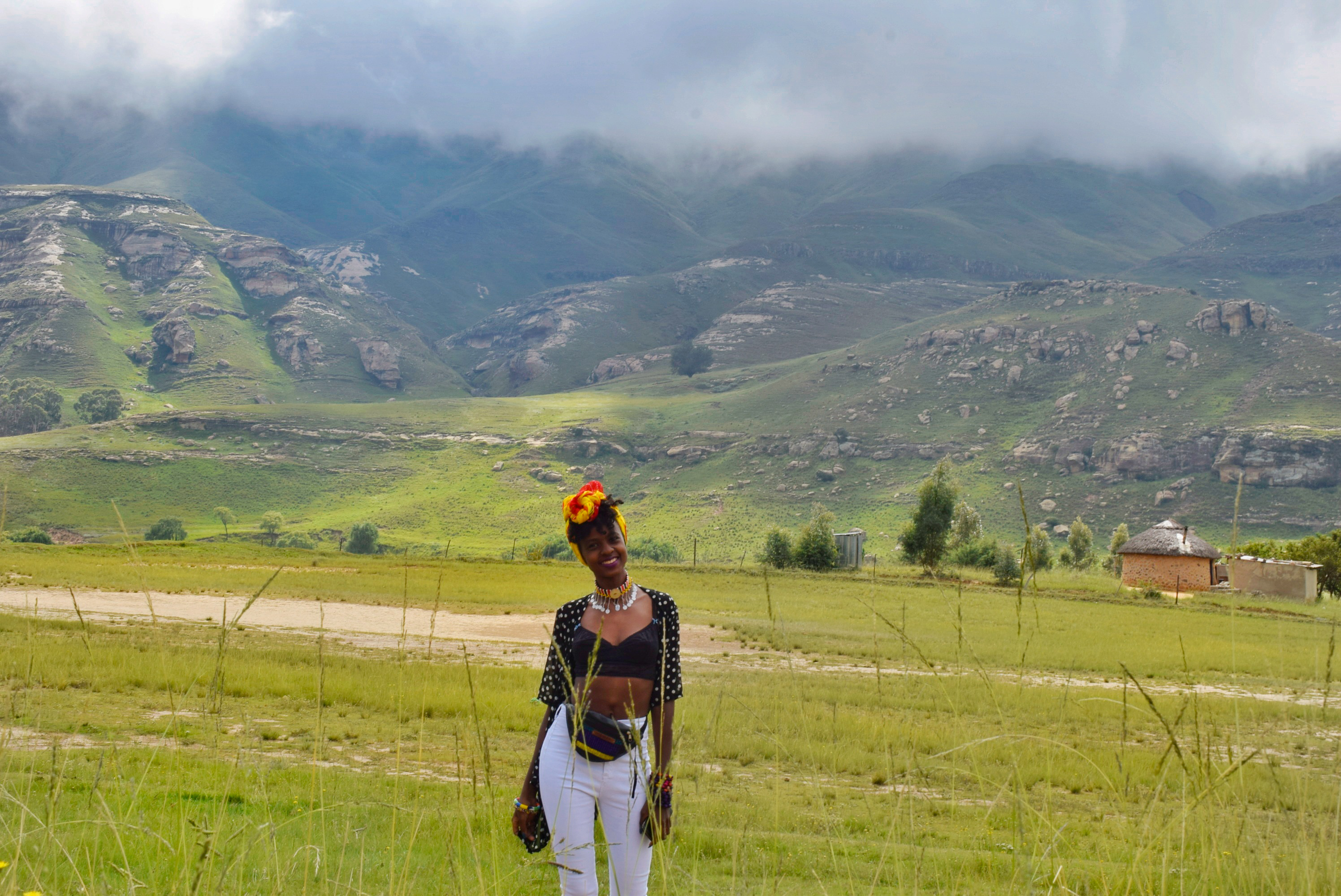 A kenyan girl in LESOTHO: traveling from South Africa to Lesotho by road 